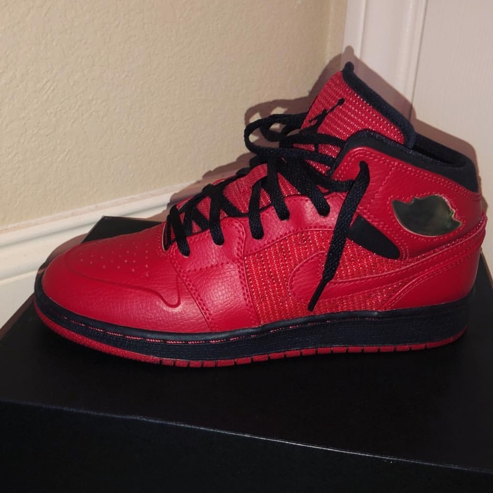 Shoe